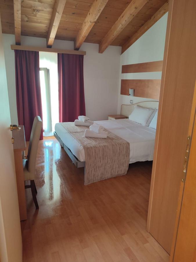 Vittoria Peschiera Peschiera del Garda